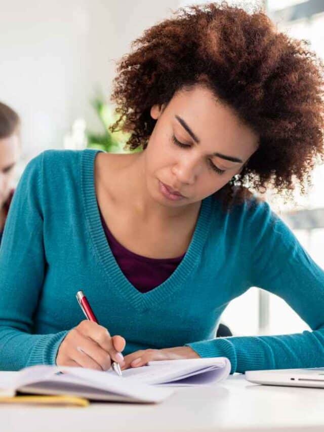 cropped estudante redacao enem 2025.jpg